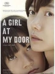 Девочка у моей двери – секс сцены
