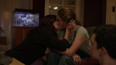 Секс Сцена С Лаурой Уиггинс – Бесстыжие (2011)