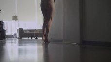 Бриана Эвиган: Игрушка (2016)  – секс сцены