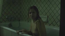 Скаут Тэйлор-Комптон: Дом призраков (2017)  – секс сцены
