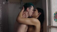 Дезире Акхаван: Бисексуалка  – секс сцены