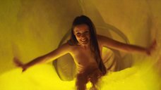 Лили Салливан: Псих (2012)  – секс сцены